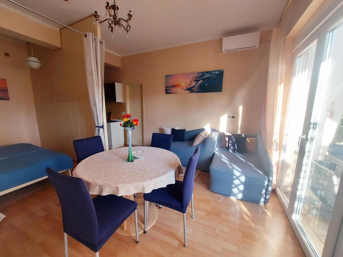 Apartments Adriatic Riviera Crikvenica Bagian luar foto